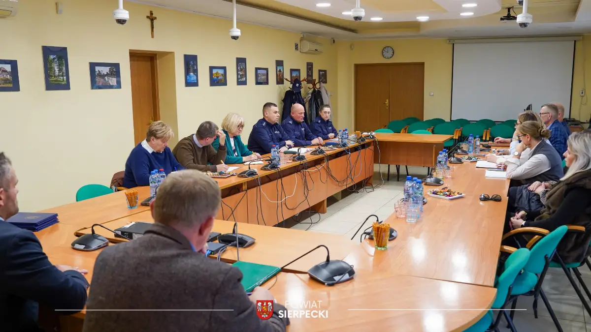 Spotkanie o bezpieczeństwie dzieci i młodzieży w szkołach powiatu sierpeckiego