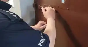 Zatrzymanie poszukiwanego mężczyzny przez policję z Gozdowa