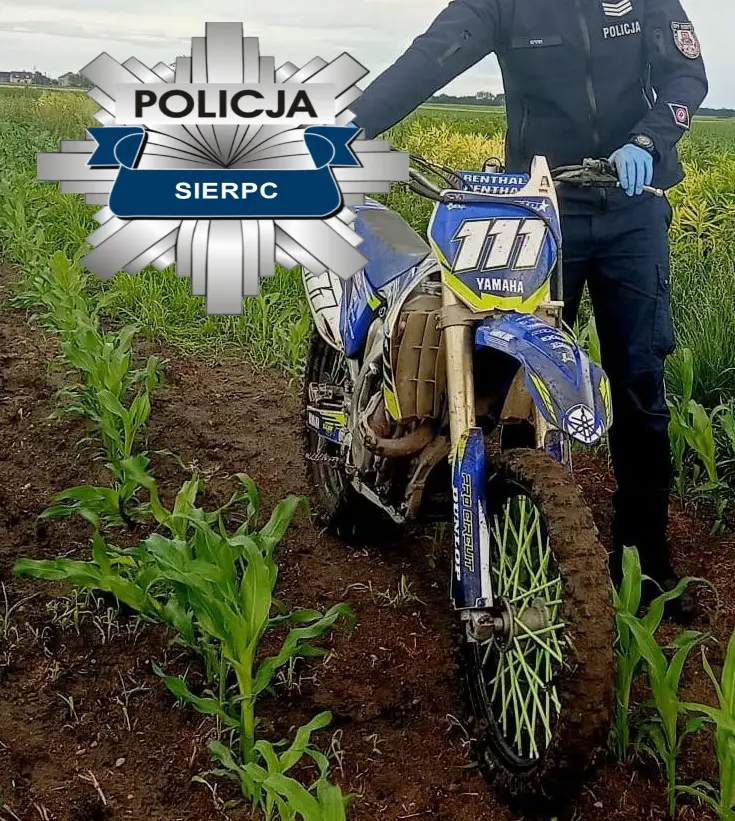 Nastolatek uciekał przed policją i zakończył jazdę w rowie